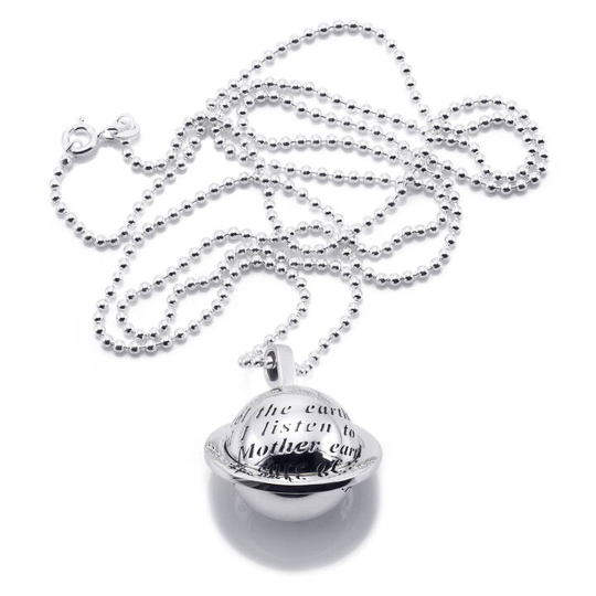 Mother Earth Hängsmycke Silver